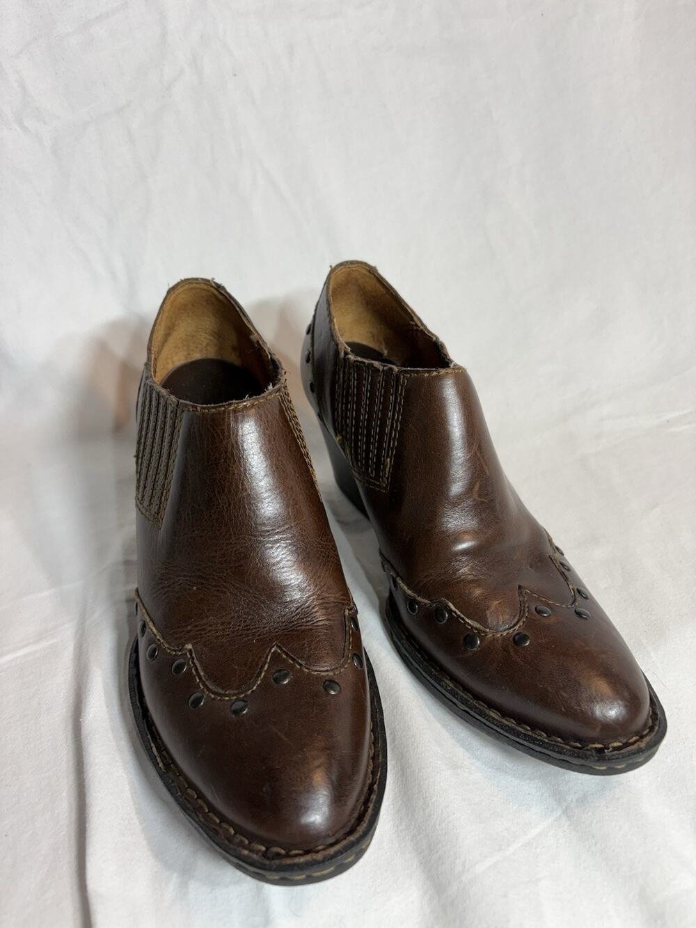 Born Womens Tour Boots sz 5 Block Heel Bootie Leather Western Brown Studded